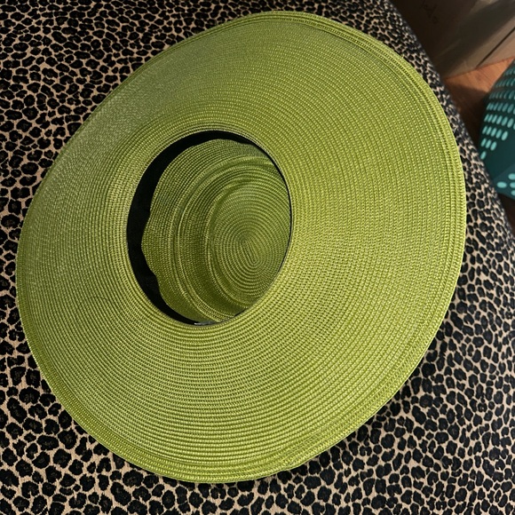 Elegant Green and Blue Women's Hat - Picture 2 of 5